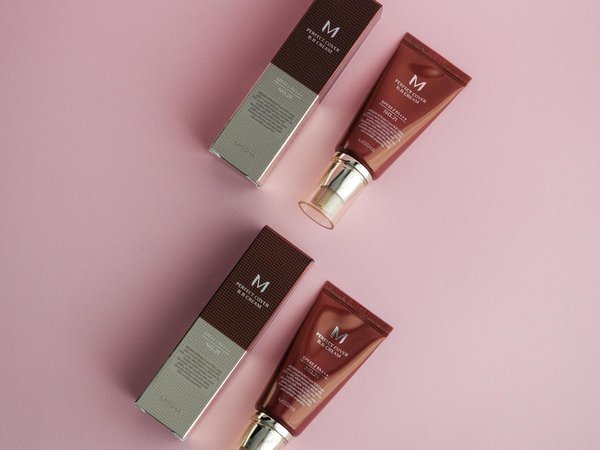 Stylish Autumn Outfits: How to Combine a Leather Jacket with a Tea Dress for a Trendy UK Look